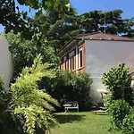 Atrium 3*